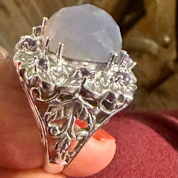 Elegant Sterling Silver stamped 925 and Purple Gemstone Ring - Picture 7 of 12